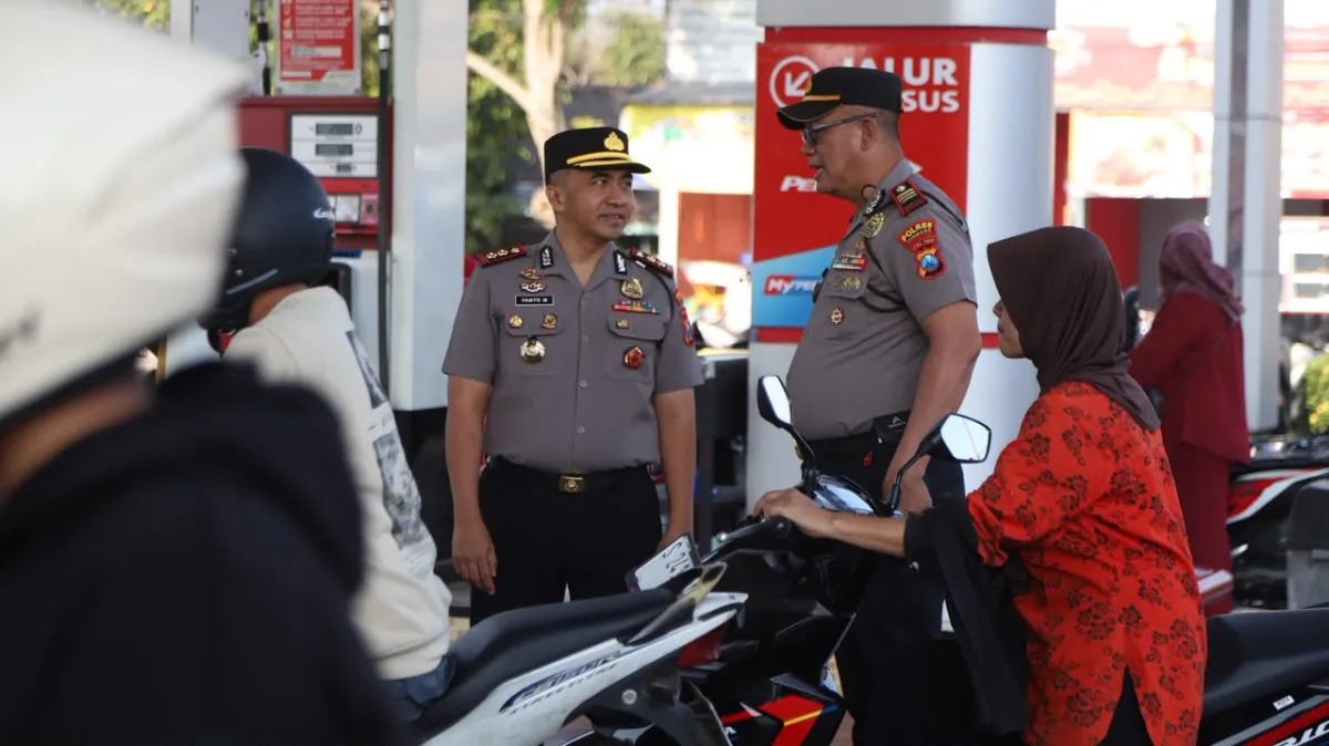 Amankan Stok BBM dan Kamtibmas, Kapolres Jombang Turun Tangan Cek SPBU Mojosongo