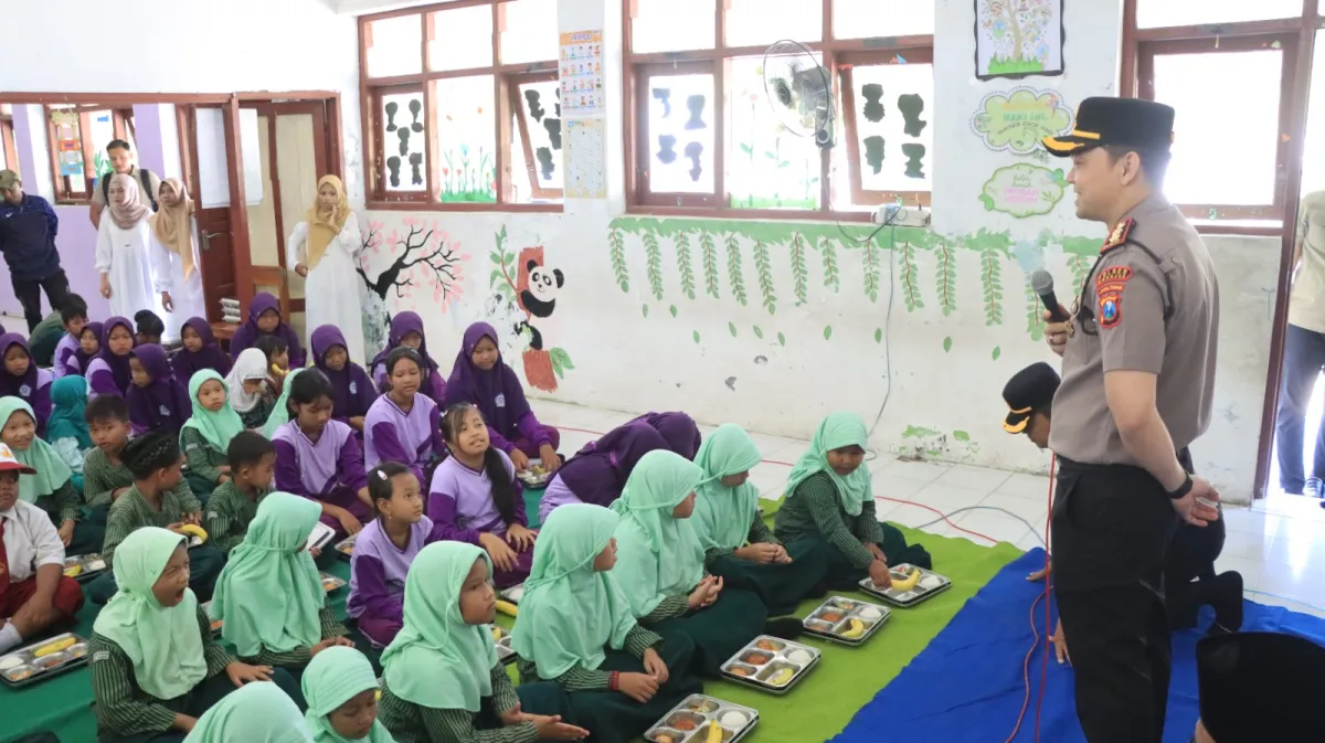 Perkuat Fondasi Pendidikan Dasar, Kapolres Nganjuk Ajak Siswa SDN Kedondong Taati Guru dan Rajin Belajar