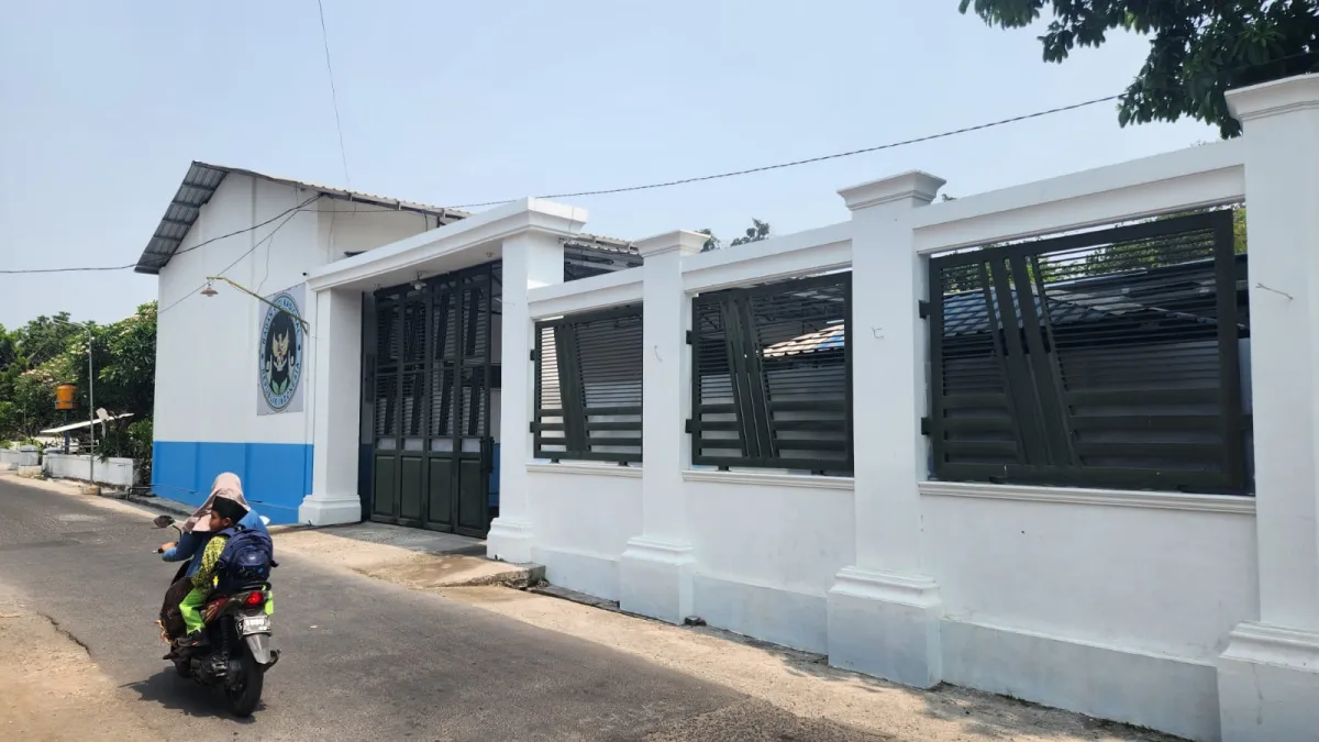 Bau Tak Sedap Limbah Dapur SPPG Tambar Jogoroto Dikeluhkan Pengguna Jalan