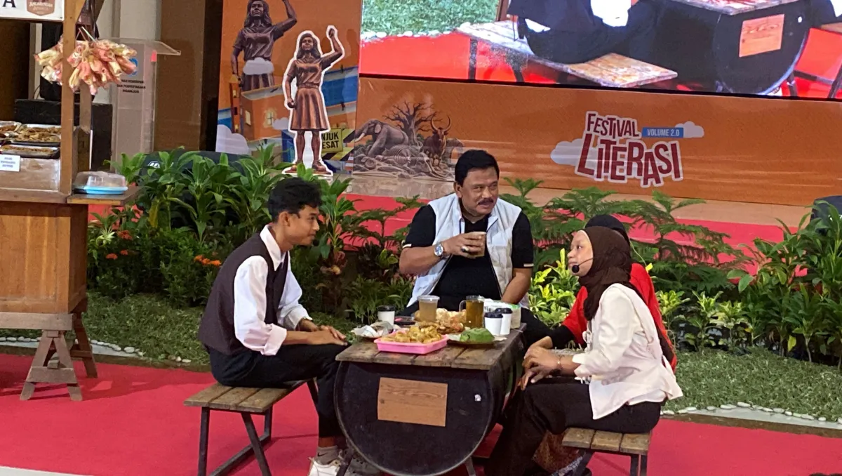 Buka Festival Literasi 2026, Kang Marhaen Ajak Generasi Muda Nganjuk Melek Digital Tanpa Tinggalkan Proses