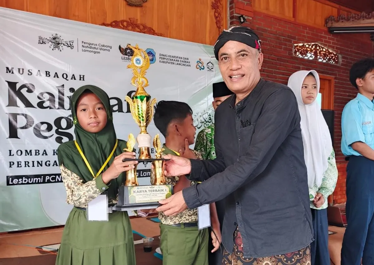 Bangkitkan Ciri Khas Kota Santri, Final Kaligrafi Pegon Lamongan Tetapkan Enam Karya Terbaik
