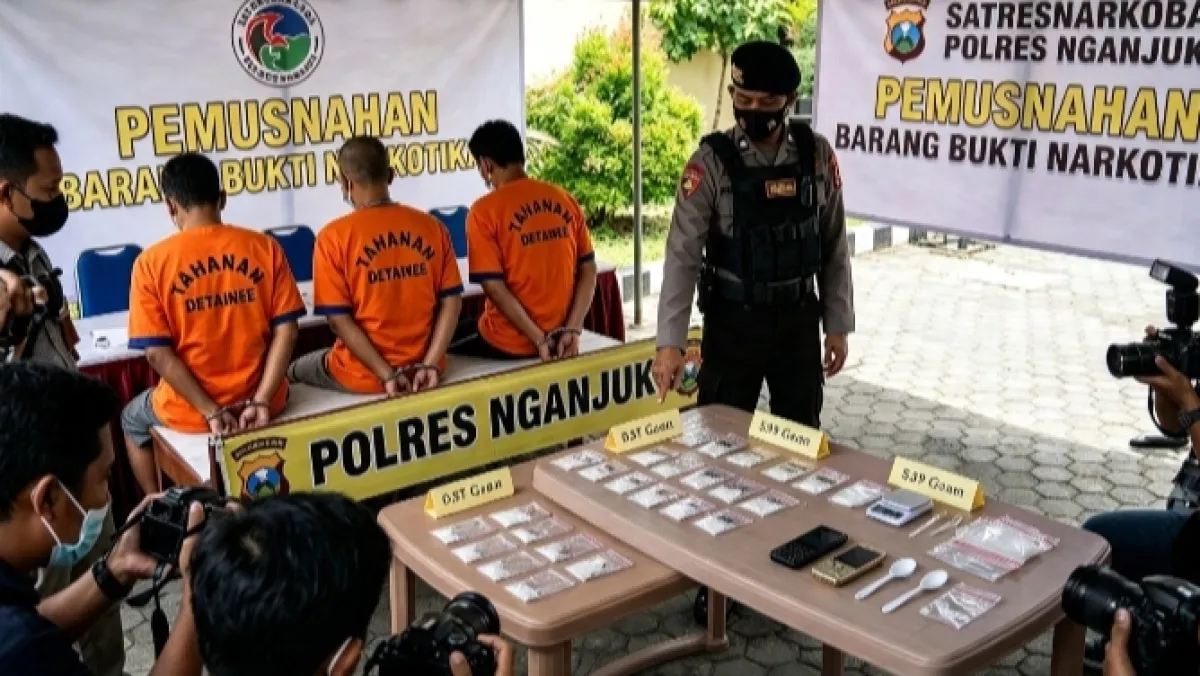 Sapu Bersih Narkoba, Satresnarkoba Polres Nganjuk Ringkus 3 Pengedar dan Sita 6,56 Gram Sabu