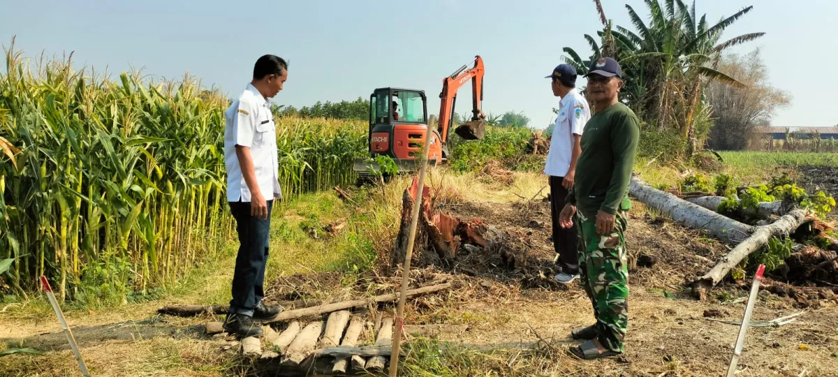 Atasi Air Mampet di Baron, Pemkab Nganjuk Gercep Normalisasi Saluran Irigasi Sambiroto