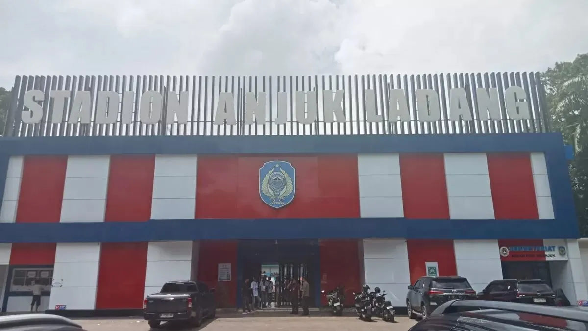 Pengerjaan Hampir 100%, Stadion Anjuk Ladang Nganjuk Kini Punya Rumput Standar Liga 1