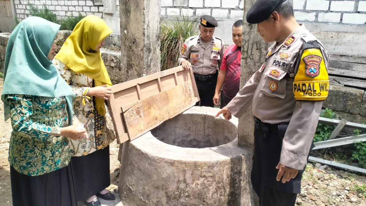 Penutup Jebol, Empat Siswa SD Modo Lamongan Tercebur Sumur Sedalam 8 Meter