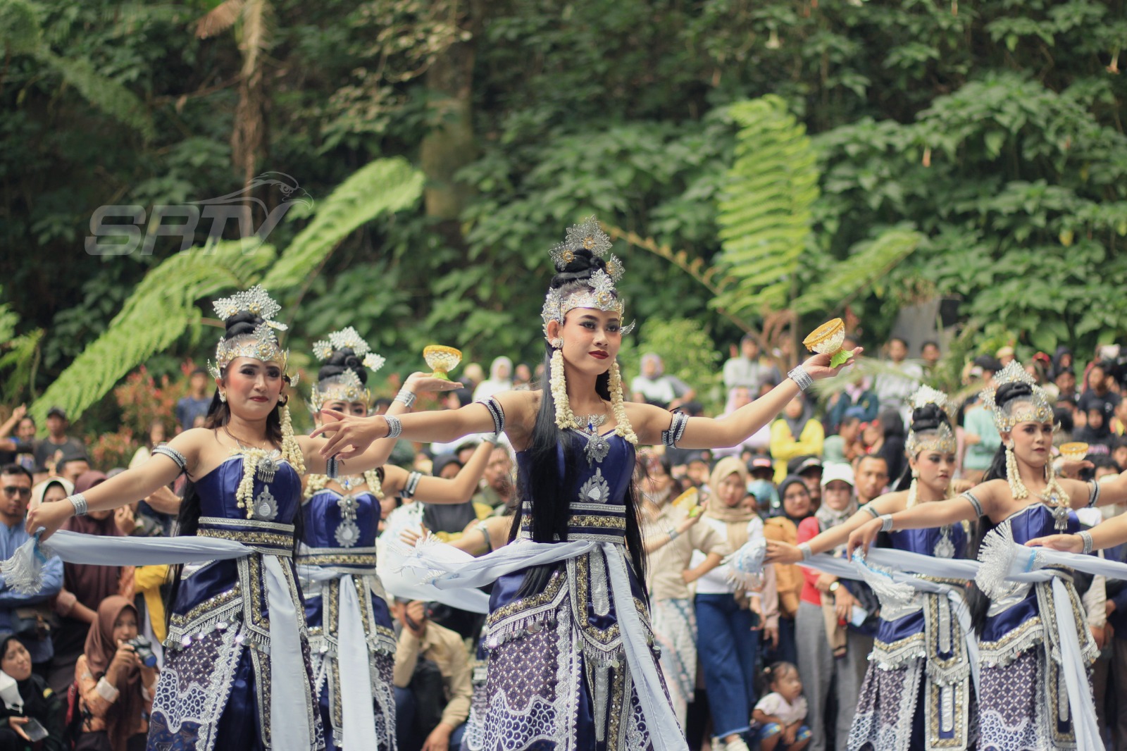 Prosesi tari siraman sedudo 