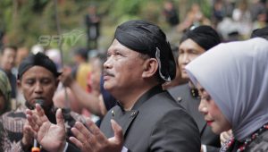 Keseruan Bupati Marhen bersama Forkopimda Nganjuk Ikuti Prosesi Siraman Sedudo 2023