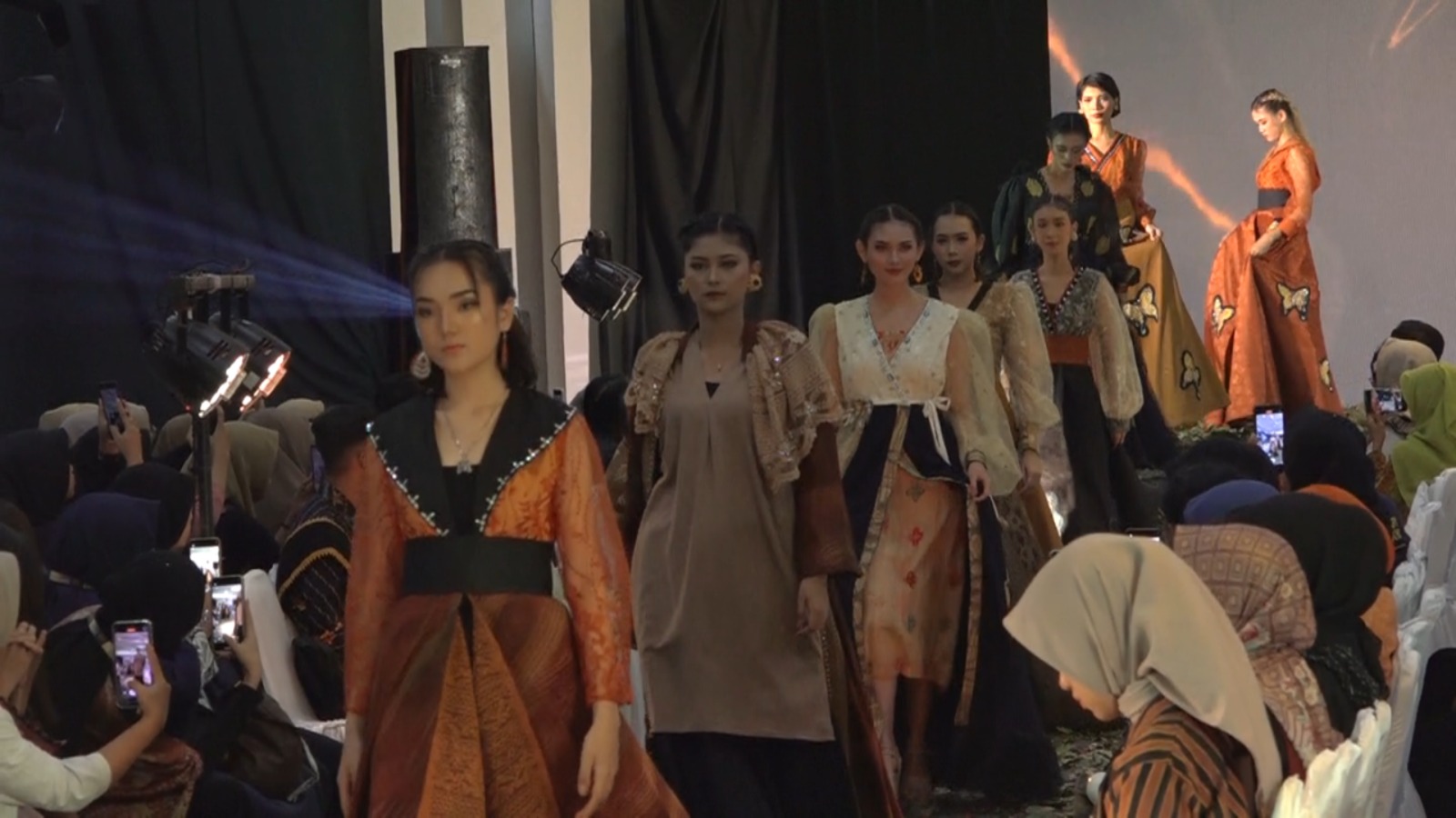 Grand show Wastra Majapahitan dan Wastra Mataraman 