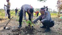 Peringati HUT RI ke – 78, Polres Nganjuk Tanam Ribuan Pohon di 20 titik Kecamatan 