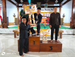 Ketua Cabang PSHT Nganjuk Drs H.Gondo Hariyono Msi Gelar Krida Tanding Siswa Ke VIII. Hari ini di tutup . Sekaligus penyerahan Tropi juara .