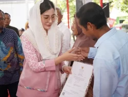 Ribuan UMKM Trenggalek Terima Sertifikat Halal