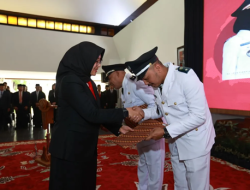 Bupati Banyuwangi serahkan SK perpanjangan jabatan 187 kades