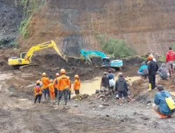 Longsor di Lumajang, satu korban tertimbun belum ditemukan