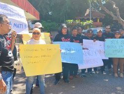 Penyelamat Mawah PWI Menuntut Ketua Umum PWI Pusat, Hendry CH Bangun Mundur!