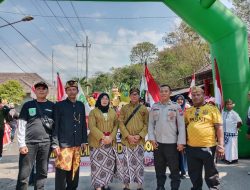 Gus Sumali pelopor gebyar karnaval nusantara di Dusun carat dalam rangka memperingati HUT RI ke 79