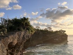 Rekomendasi Liburan ke Bali Menikmati Sunset dan Keindahan Alam di Pantai Tegal Wangi