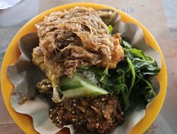 Rekomendasi Kuliner Legendaris Nasi Tempong Mbok Nah Sensasi Pedas Menggoda di Banyuwangi