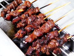 Rekomendasi Sate Daging Sapi yang Readr di Tengah Malam di Jombang