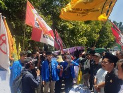 Kawal Putusan MK, Ratusan Mahasiswa Nganjuk Turun ke Jalan