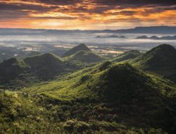 Keindahan Luar Biasa Bukit Cumbri Surga Tersembunyi di Perbatasan Jawa Tengah-Jawa Timur
