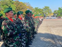 Kodim 0810/Nganjuk Kerahkan Pasukan Militer Bersenjata Pada Upacara Peringatan HUT Ke – 79 Republik Indonesia