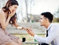 5 Cara Ungkapkan Perasaan Cinta pada Pasangan Tanpa Harus Bersuara