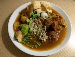 Rekomendasi Tahu Campur Lontong Kikil Enak di Kediri