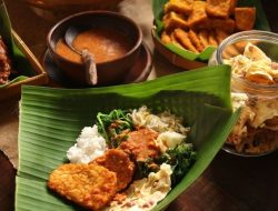 Nasi Pecel Malam Hari? Hanya di Trenggalek Ada Mbak Ani!