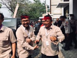 Marhaen-Handy Pertama Datang ke Lokasi Pengundian Nomor Urut di KPU Nganjuk, Diarak Ratusan Pendukung