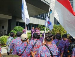 500 Perangkat Desa Nganjuk Berangkat ke Kemendagri Perjuangkan Batas Usia 64 Tahun