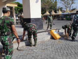 Babinsa Koramil 0810/01 Nganjuk Aktif Melaksanakan Jumat Bersih Di Wilayah Binaan