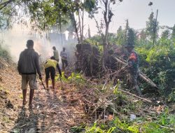 Gotongroyong Jadi Jati Diri Bangsa Indonesia, Babinsa Koramil 0810/19 Jatikalen Bersihkan Sungai Kering
