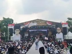 Lautan Pendukung Hadiri Kampanye Akbar Pasangan Gus Ibin dan Ausaf di GOR Bung Karno Begadung Nganjuk