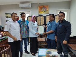 Disporabudpar Serahkan Sertifikat Kompetensi ke 5 Calon Anggota TACB Nganjuk yang Kompeten Bidang Cagar Budaya