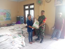 Babinsa Lakukan Pendampingan Penyaluran Program Keluarga Harapan (PKH) Di Desa Binaan