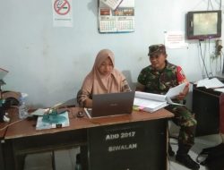 Sertu Gaguk Babinsa Koramil 05/Sawahan melaksanakan Komunikasi sosial diwilayah binaan.