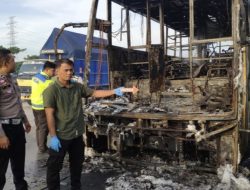Bus AKAP Terbakar Hebat di KM 642.400 Rejoso, Kabupaten Nganjuk