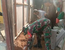 Bentuk Penguatan Kemanunggalan TNI Dengan Rakyat Babinsa Sawahan Dampingi Warganya Kerja Bakti