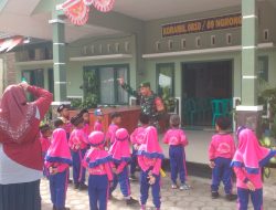 Koramil 0810/09 Ngronggot Perkenalkan Profesi TNI AD kepada Siswa RA Al Muawanah