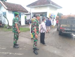 Koramil 0810/02 Bagor Dan Dinas Pertanian Kabupaten Nganjuk Lakukan Penyemprotan disinfektan Pasar Hewan.