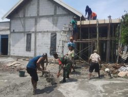 Ciptakan Gotong Royong || Babinsa koramil 02 Bersama Warga, Ds Sugihwaras Membantu Pembangunan Rumah