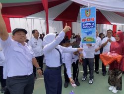 Unik! Guru SMPN 2 Nganjuk Cosplay Murid Saat Dies Natalis ke-48