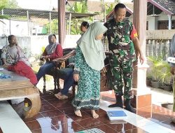 Peduli Kesehatan Warga, Babinsa Koramil 03 Loceret Dampingi Petugas Laksanakan Pengecekan Kesehatan Lansia