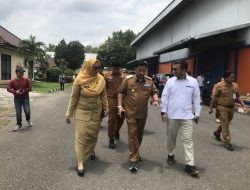 Bupati Nganjuk Bersama Petani dan Puluhan Kepala Desa Gruduk Bulog Desak Serap Seluruh Gabah Petani