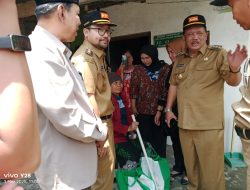 BAZNAS Nganjuk Dampingi Bupati di Hari Perdana Kerja, Berikan Bantuan kepada Korban Bencana