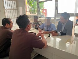 JPU Kejari Nganjuk Terima Tersangka Tahap II Korupsi DD Banaran Kulon Dari Tim Penyidik