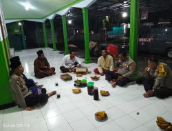 Polsek Warujayeng Gelar Silaturahmi Ramadan dan Sholat Tarawih Bersama Jamaah Masjid Al-Mustaqim