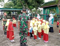 Memberikan Edukasi Wawasan Kebangsaan Kepada Anak-Anak Usia Dini Koramil 14/Gondang Terima Kunjungan Anak TK