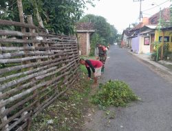 Kerja Bakti Serentak Babinsa Wujudkan Lingkungan Bersih Bersama Warga Masyarakat