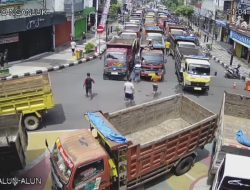 Ini Tuntutan Sopir Dump Truk Nganjuk Turun Kejalan Geruduk DPRD